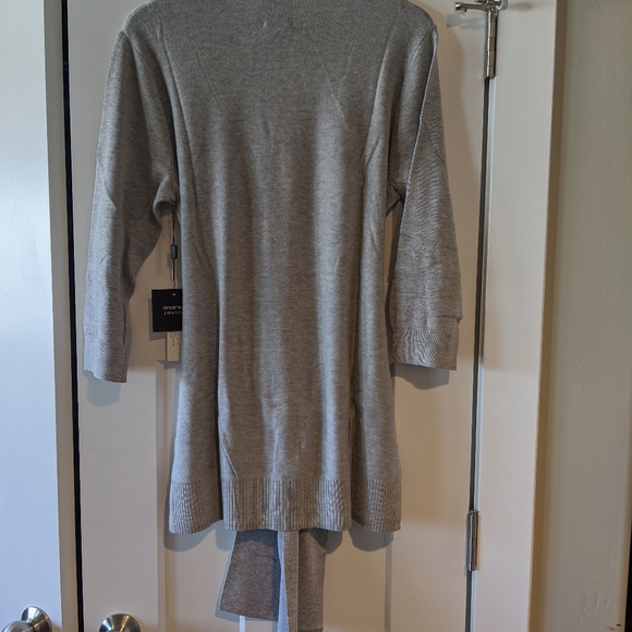 Andrea Jovine Gray Sweater - Picture 4 of 4